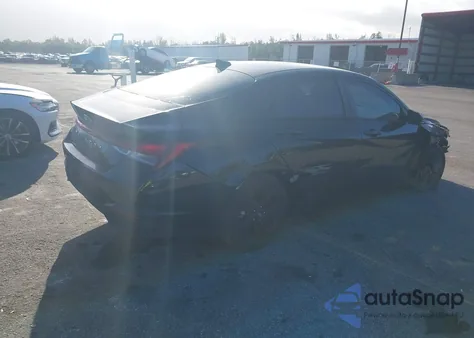 2022 Hyundai Elantra Sel z USA, uszkodzony, nr VIN 5NPLM4AG5NH079082